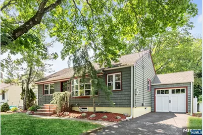 27 Kennedy Drive, Waldwick, NJ 07463 - Photo 1