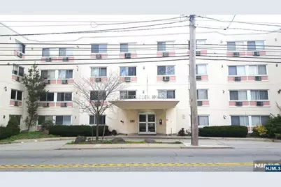 333 Grand Avenue 3J #3J, Palisades Park, NJ 07650 - Photo 1