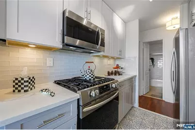 2077 Center Avenue 19C #19C, Fort Lee, NJ 07024 - Photo 1