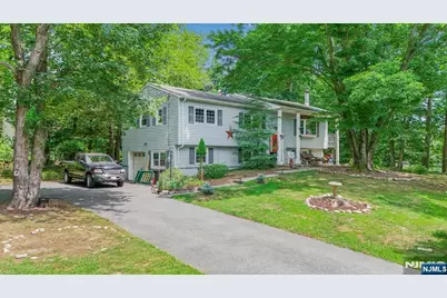 15 Brookwood Drive, Mahwah, NJ 07430 - Photo 1