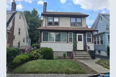 15 Richelieu Place, Newark, NJ 07106 - Photo 1