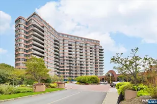 100 Carlyle Dr 12D(N), Cliffside Park, NJ 07010 - Photo 1