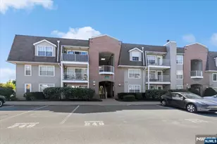 800 River Road 323, Edgewater, NJ 07020 - Photo 1