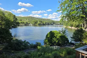 31 Lakeshore Dr, Oakland, NJ 07436 - Photo 1