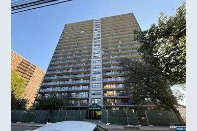 285 Aycrigg Avenue 19G #19G, Passaic, NJ 07055 - Photo 1