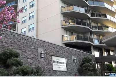 2077 Center Avenue 6D #6D, Fort Lee, NJ 07024 - Photo 1