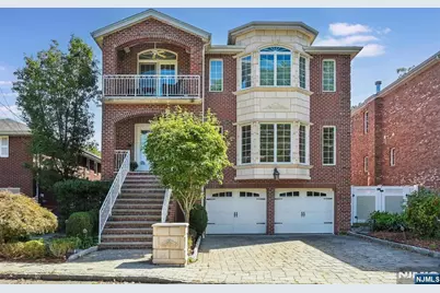 1044 Fairview Lane, Fort Lee, NJ 07024 - Photo 1