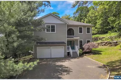 27 Tecumseh Trail, Oakland, NJ 07436 - Photo 1