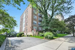 2160 Center Ave 5R, Fort Lee, NJ 07024 - Photo 1