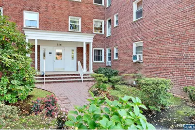 326 N Bridge Plaza 1I #1I, Fort Lee, NJ 07024 - Photo 1