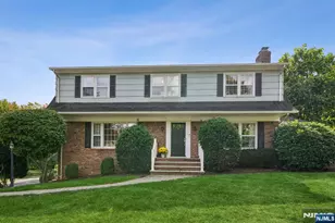 10 Biscayne Dr, Ramsey, NJ 07446 - Photo 1