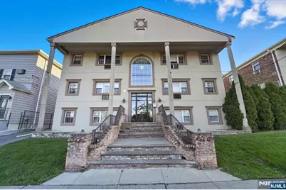 816 Grand Street 3C #3C, Elizabeth, NJ 07202 - Photo 1