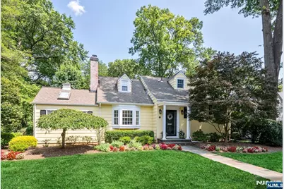 86 Carlton Avenue, Ho Ho Kus, NJ 07423 - Photo 1