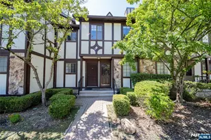 506 Mark Twain Way, Mahwah, NJ 07430 - Photo 1