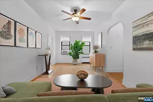 301 Palisade Ave 6B, Union City, NJ 07087 - Photo 1