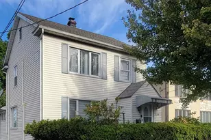 539 Hillside St, Ridgefield, NJ 07657 - Photo 1