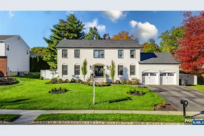 11 Robin Hood Way, Wayne, NJ 07470 - Photo 1