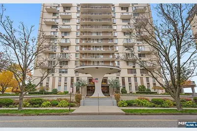 160 Overlook 4-B #4-B, Hackensack, NJ 07601 - Photo 1