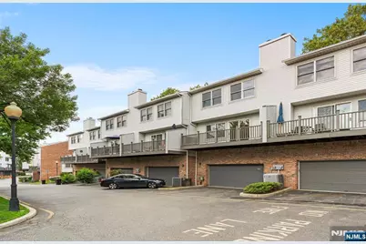 473 Undercliff Avenue, Edgewater, NJ 07020 - Photo 1