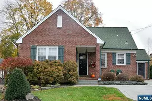 21 N Crest Dr, Cresskill, NJ 07626 - Photo 1