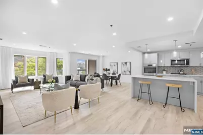 302 Smith Court, Edgewater, NJ 07020 - Photo 1