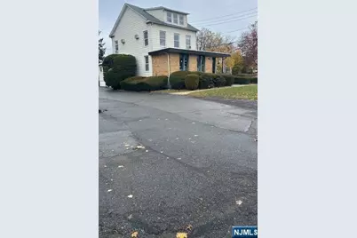 31-11 Broadway 2 #2, Fair Lawn, NJ 07410 - Photo 2