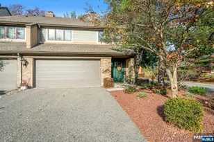 7 Sandburg Ct, Mahwah, NJ 07430 - Photo 1
