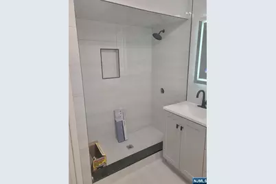 381 Terrace Avenue 1 #1, Hasbrouck Heights, NJ 07604 - Photo 6