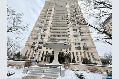 160 Overlook Avenue 11E2 #11E2, Hackensack, NJ 07601 - Photo 1