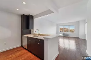 3118 City Pl, Edgewater, NJ 07020 - Photo 1