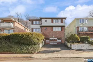 432 Oak St, Ridgefield, NJ 07657 - Photo 1