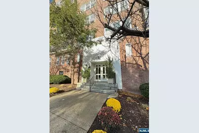 5 Roosevelt Place 4A #4A, Montclair, NJ 07042 - Photo 1