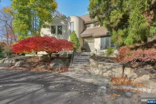 707 Horseshoe Trail, Franklin Lakes, NJ 07417 - Photo 1