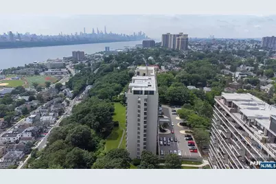 1 Horizon G2 #G2, Fort Lee, NJ 07024 - Photo 1