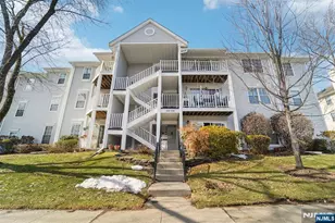 528 Holly Ct, Mahwah, NJ 07430 - Photo 1
