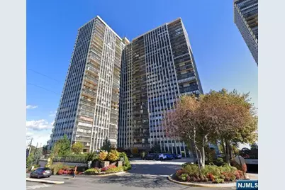 300 Winston 210 #210, Cliffside Park, NJ 07010 - Photo 1