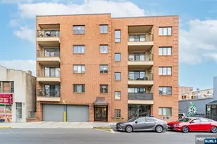 610 Anderson Ave 2E, Cliffside Park, NJ 07010 - Photo 1