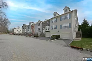 884 Somerset Ct, Ramsey, NJ 07446 - Photo 1