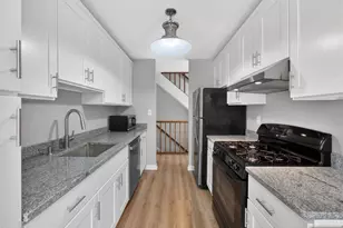 2506 Hemingway Ln, Mahwah, NJ 07430 - Photo 1