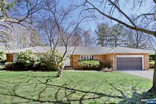 7 Tufts Ct, Paramus, NJ 07652 - Photo 1