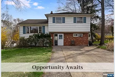 29 Lindbergh Parkway, Waldwick, NJ 07463 - Photo 1