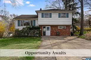 29 Lindbergh Pkwy, Waldwick, NJ 07463 - Photo 1
