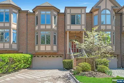 25 Victoria Place, Fort Lee, NJ 07024 - Photo 1