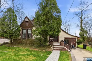 192 Kings Ct, Teaneck Township, NJ 07666 - Photo 1
