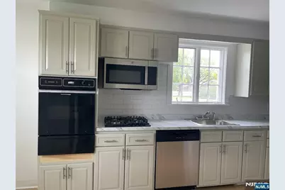 8 E Ridgewood Avenue, Paramus, NJ 07652 - Photo 10
