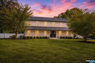 3 Osborne Ct, Mahwah, NJ 07430 - Photo 1