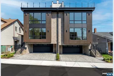 25 Garden Place A #A, Edgewater, NJ 07020 - Photo 1