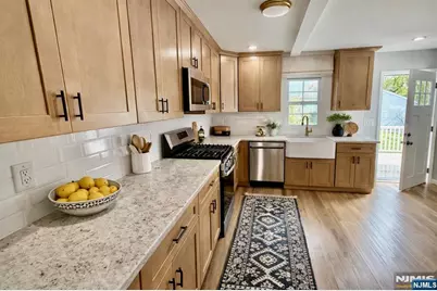 13 Roosevelt Avenue B #B, Lodi, NJ 07644 - Photo 1