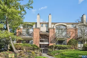 2 Carlyle Ct, Teaneck Township, NJ 07666 - Photo 1