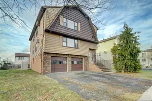102 Gall Ct, Elmwood Park, NJ 07407 - Photo 1
